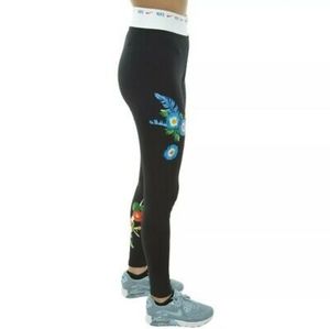 Nike - Hyper Femme Floral Leggings